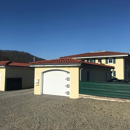 Einliegerwohnung 2 Mit Garage Apartament