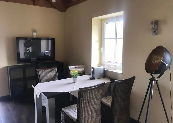 Einliegerwohnung 2 Mit Garage *