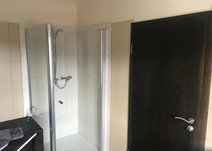 Einliegerwohnung 2 Mit Garage *